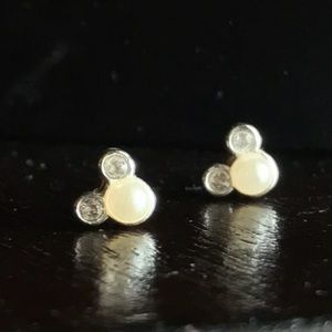 Walt Disney World Park tiny pearl mickey earrings